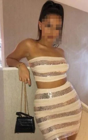 Koyu Saçlı Nisa 159 cm Rezidans Görüşmesine Uygun fotoğrafı